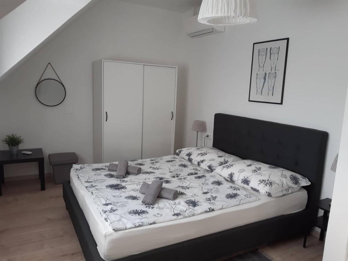 Apartman Soos -- Only For Relaxation, Not For Party! Шиофок Экстерьер фото